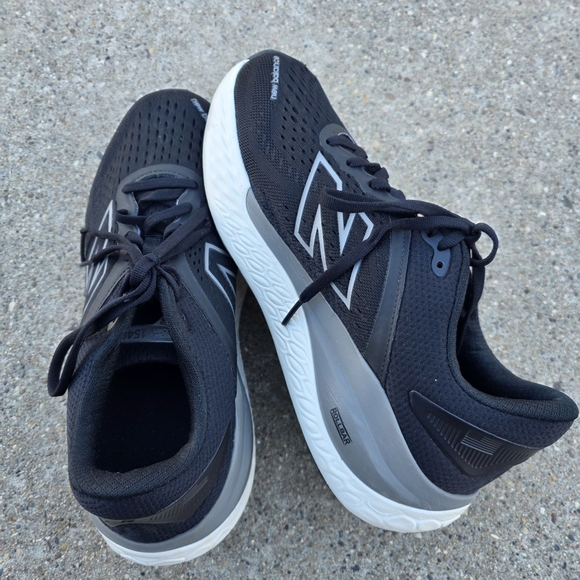New Balance Fresh Foam 1540 X Rollbar Black and White Sneaker Women Size 10B - Picture 11 of 16